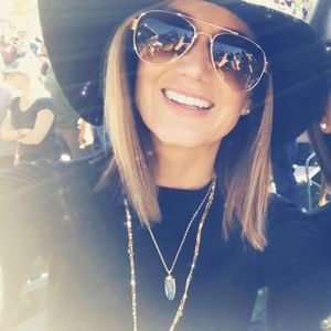 Meet your Posher, Leslie